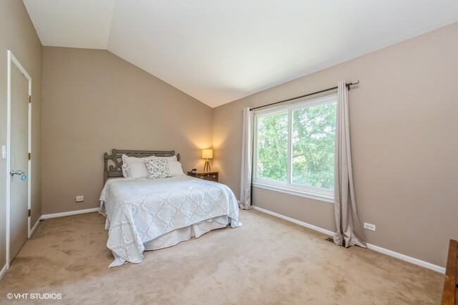 Building Photo - 9 Larkspur Ct