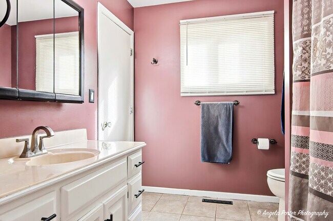 Building Photo - 34679 N Hiawatha Trl