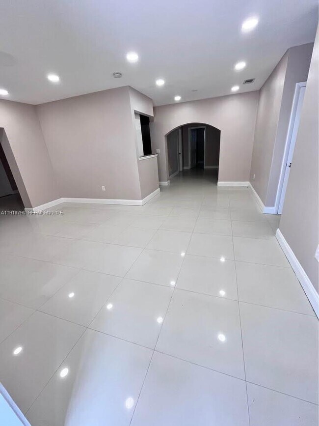 Building Photo - 251 N 68th Terrace