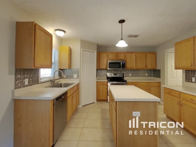 Building Photo - 6 Sweetgum Ct N