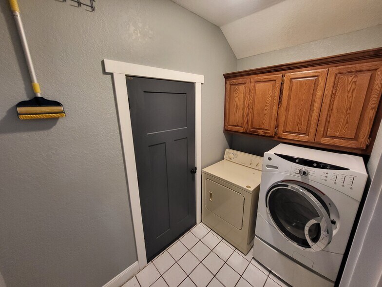 Building Photo - 3524 Northridge Ter