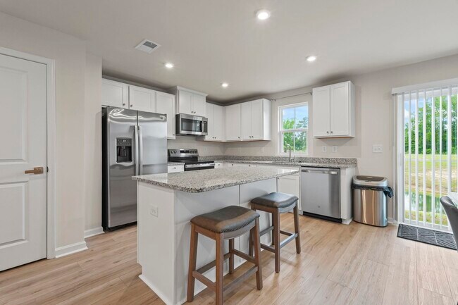 Building Photo - 338 Myrtle Mdws Dr