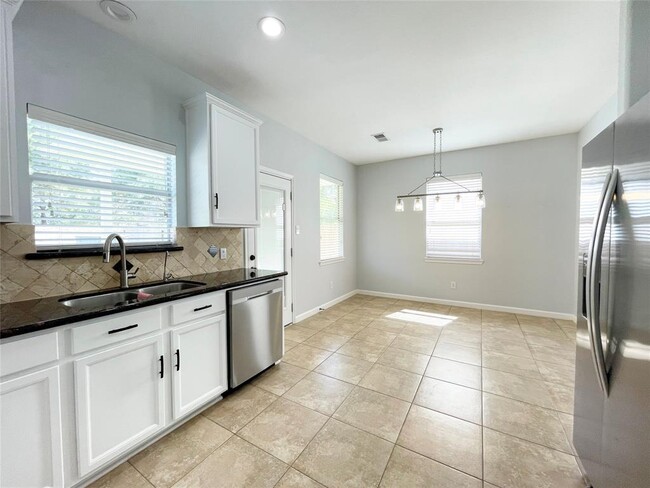 Building Photo - 26330 Longview Creek Dr