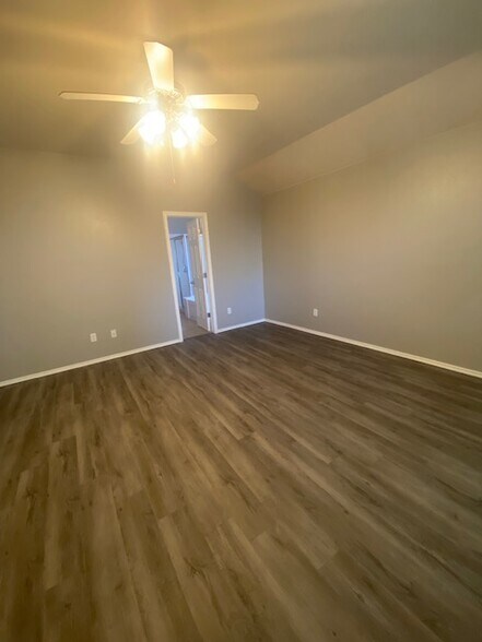 Building Photo - 14445 Timberdale Dr