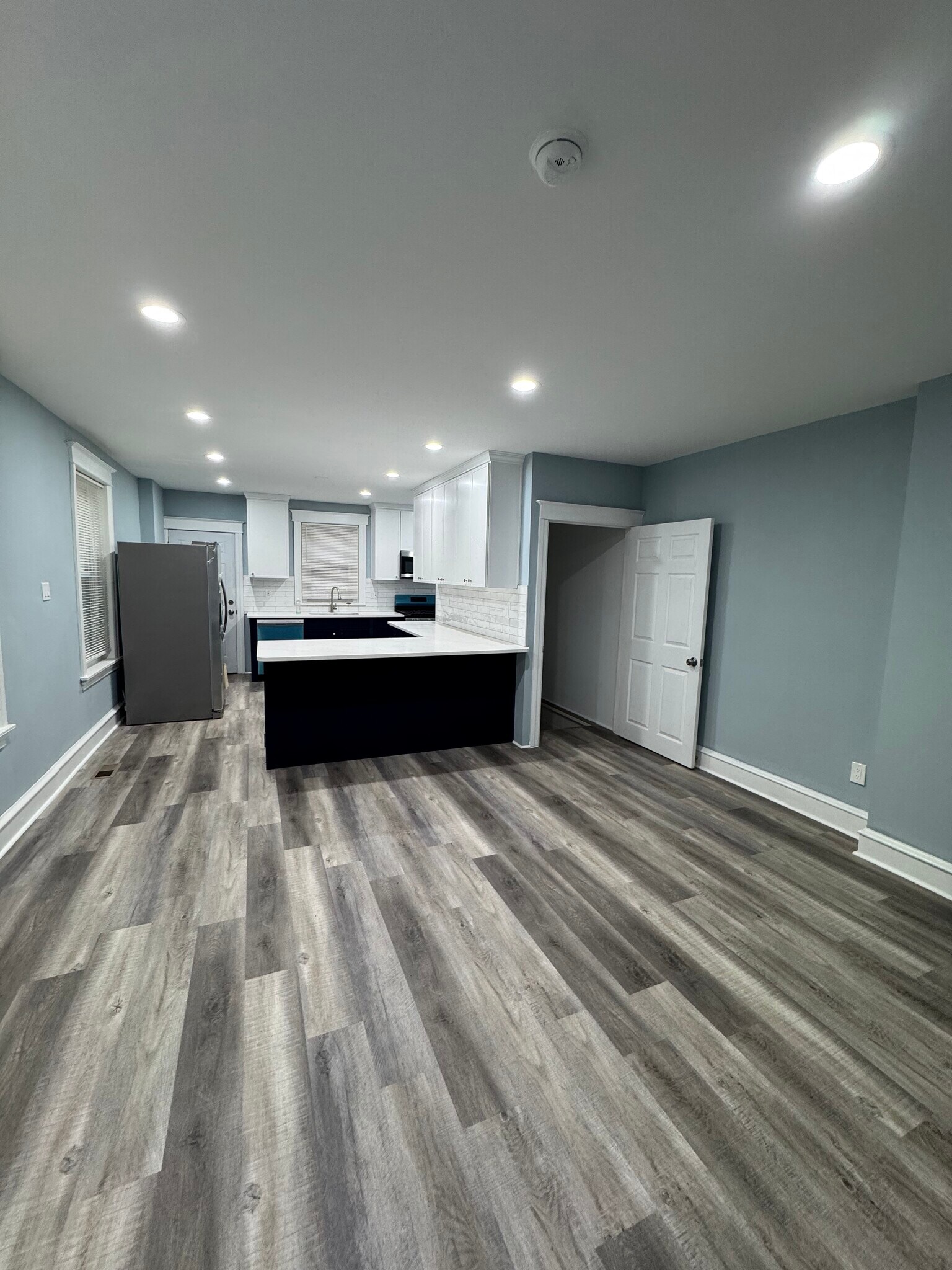 Building Photo - 806 Manatawna Ave