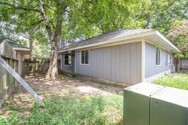 Building Photo - 3118 Lucida Ln