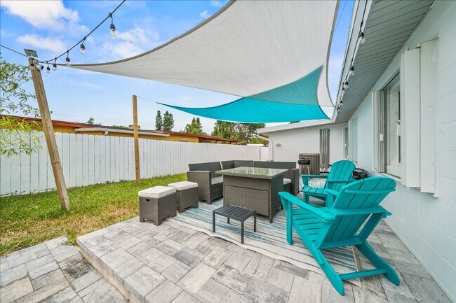 Building Photo - Beautiful Fully-Furnished 2BR/2BA Coastal Retreat in Cape Canaveral