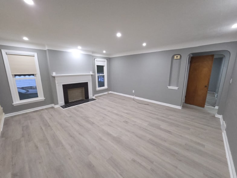 Building Photo - 4493 Telhurst Rd