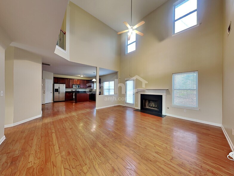 Building Photo - 1450 Grey Rock Way