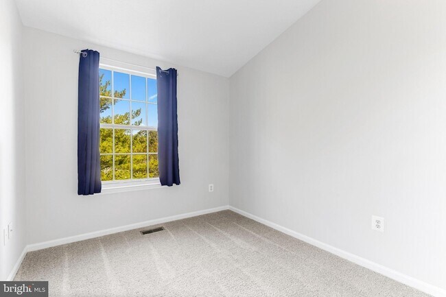 Building Photo - 1232 Quaker Ridge Dr