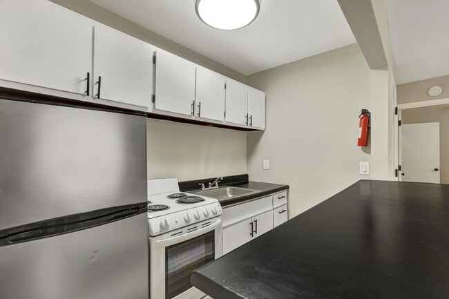 Building Photo - 2841 Cypress Way