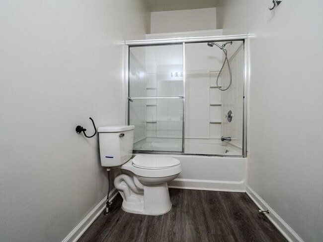 Building Photo - 1607 Cove Creek Cir