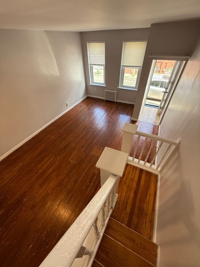 Building Photo - Point Breeze 3 bedroom South Philly