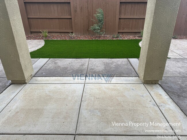 Building Photo - 6000 Waddington Wy