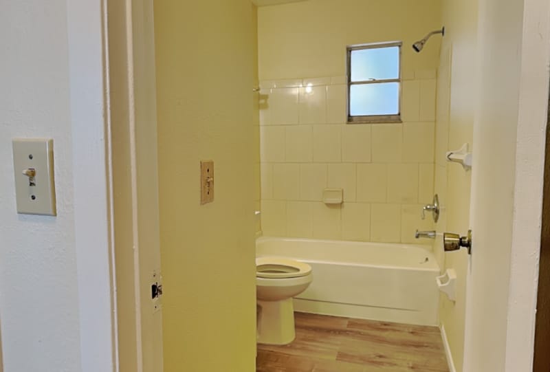 Building Photo - 15696 Bolesta Rd