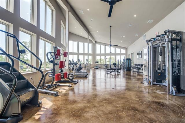 Building Photo - 2317 Miramar Dr