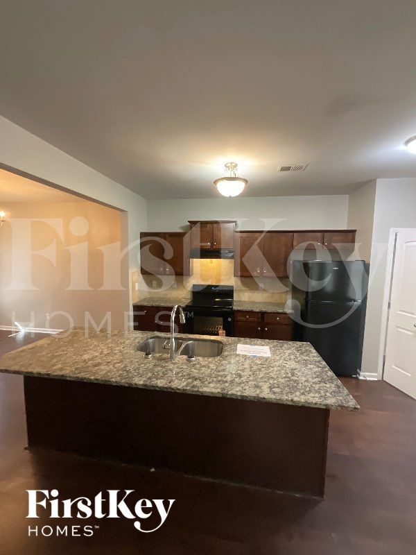 Building Photo - 148 Daisy Cir