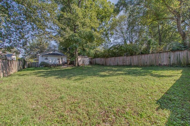 Building Photo - Cute home in Easy Nash w/fenced in yard