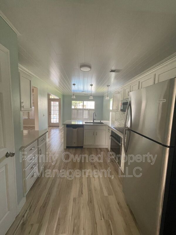 Building Photo - 113 Rockdale Ln