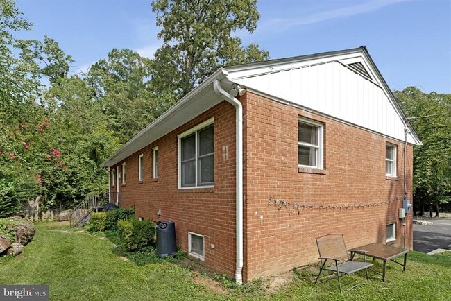 Building Photo - 6513 Old Dominion Dr