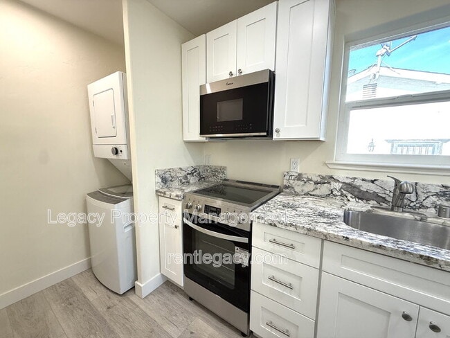 Building Photo - 10753 Oakton Way