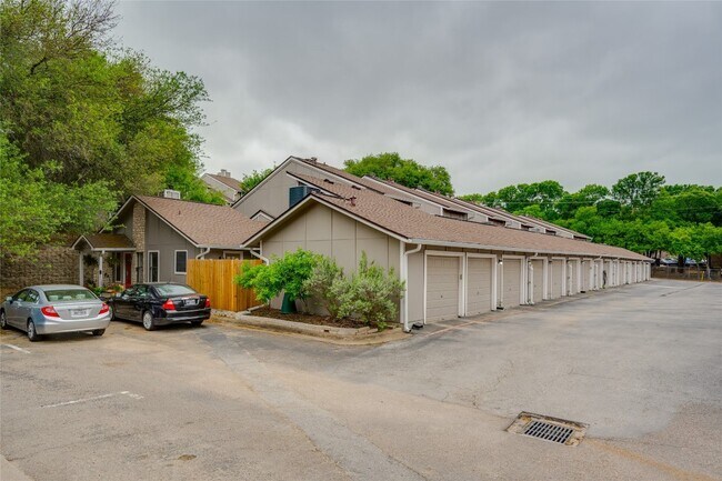 Building Photo - 1730 Timber Ridge Rd