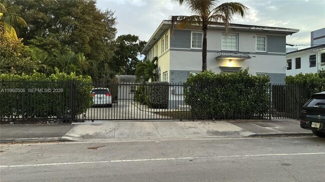 Building Photo - 450 NE 62nd St