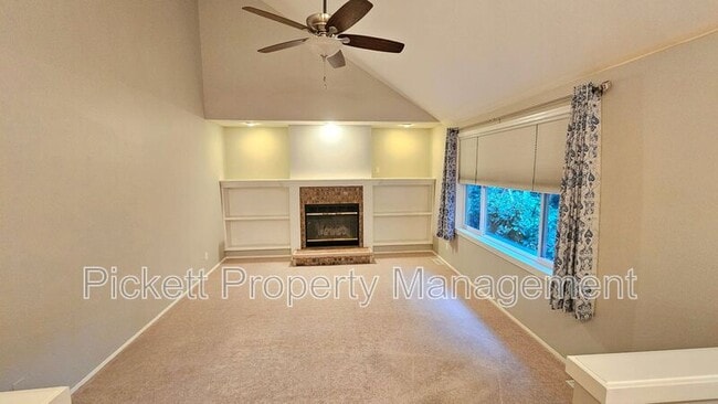Building Photo - 6559 Gleneagle Ave SW