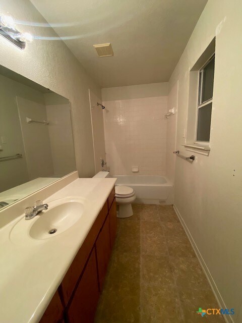 Building Photo - 1722 Aztec Trce