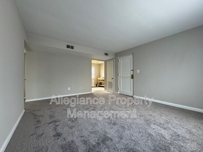 Building Photo - 1404 12th St N
