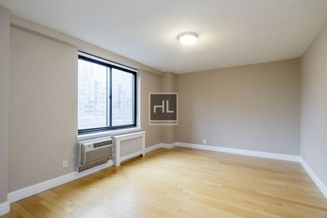 Building Photo - Columbus Ave