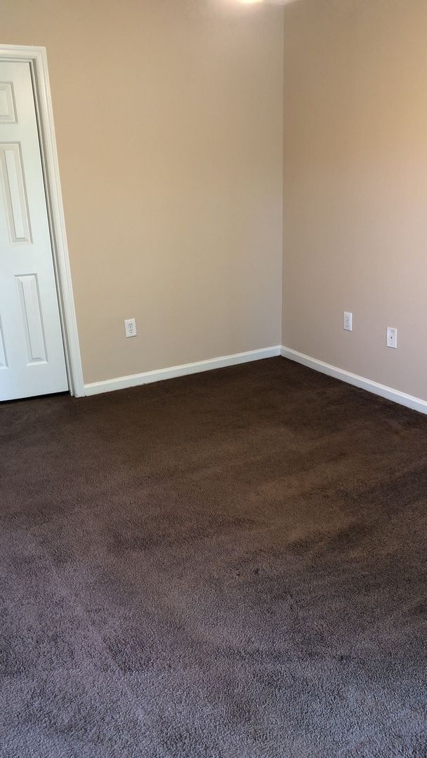 Building Photo - BIG REDUCTION!  River Oaks 28E - SPECIAL - 2nd month 1/2 half off rent