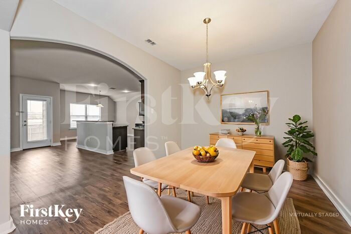 Building Photo - 708 Woodcrest Dr