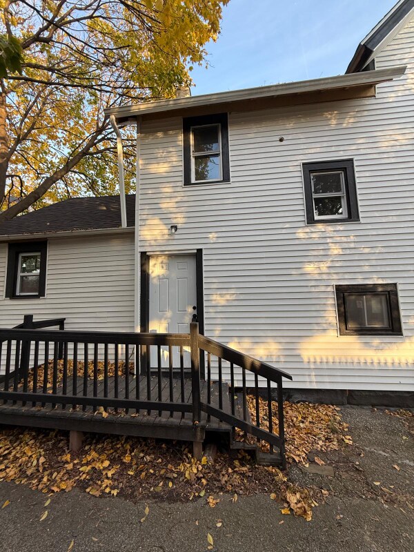 Building Photo - 3202 Bradwell Ave