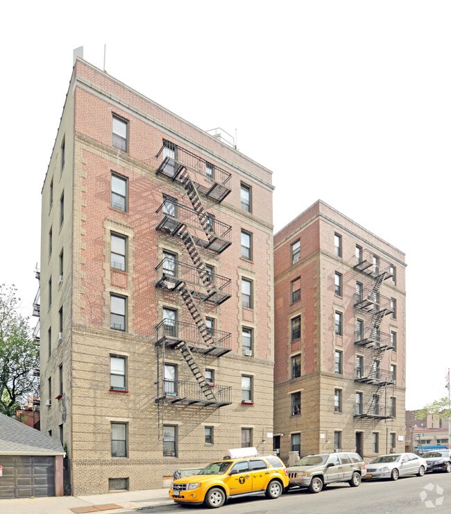 Building Photo - 75-17 41st Ave