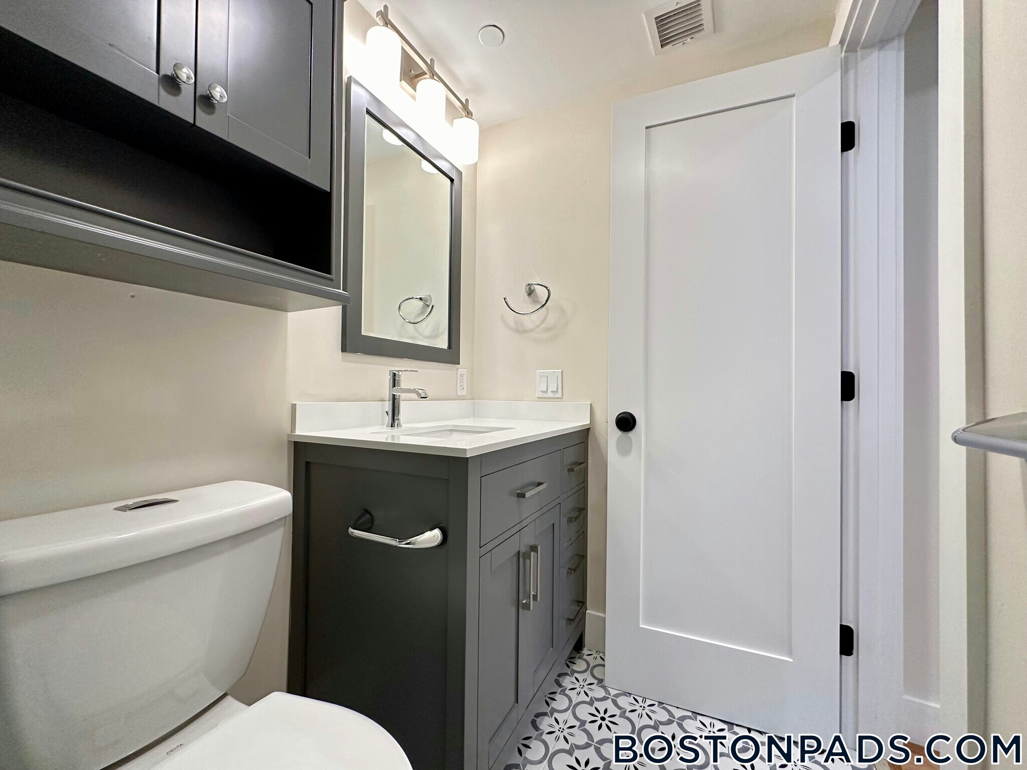 Building Photo - 64 N Margin St