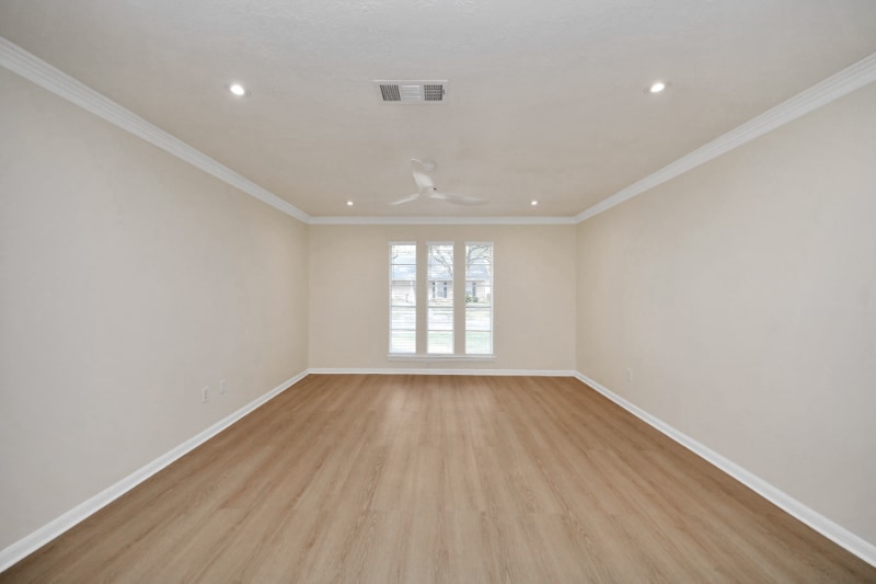 Building Photo - 11319 Chevy Chase Dr