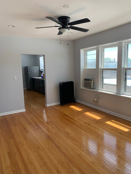 Building Photo - 8115 S Langley Ave