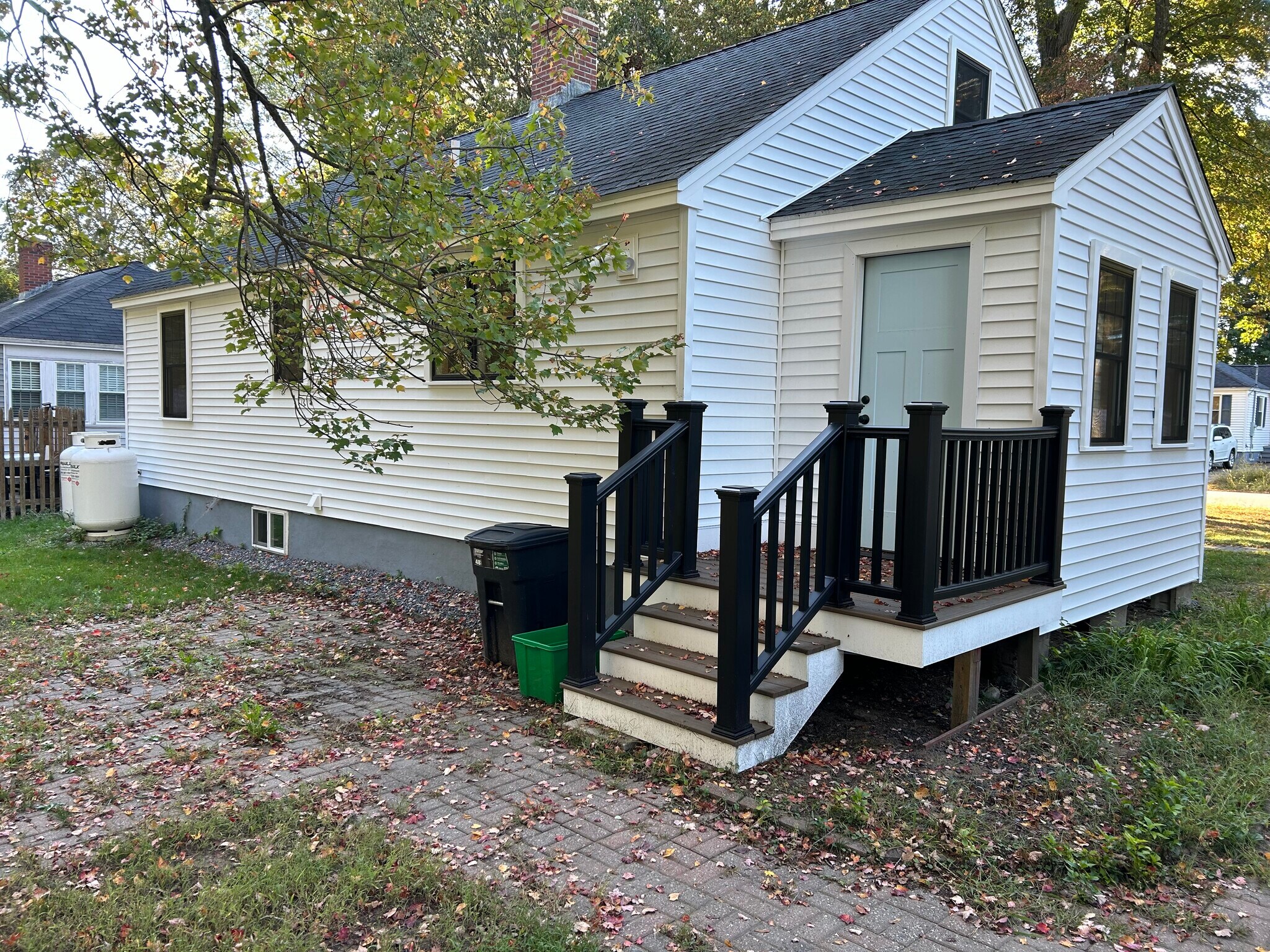 Building Photo - 189 Colonial Dr