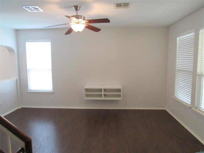 Building Photo - 917 Truman Ln