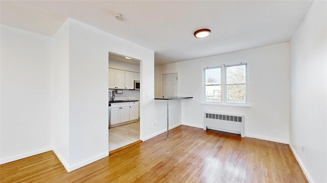 Building Photo - 37 Waring Pl