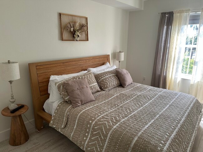 Building Photo - 1302 Tuscany Way