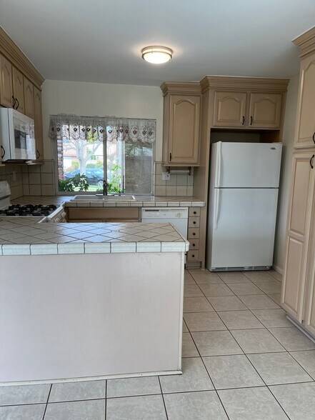 Building Photo - 22008 Lemarsh St