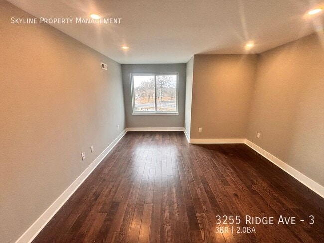 Building Photo - 3255 Ridge Ave