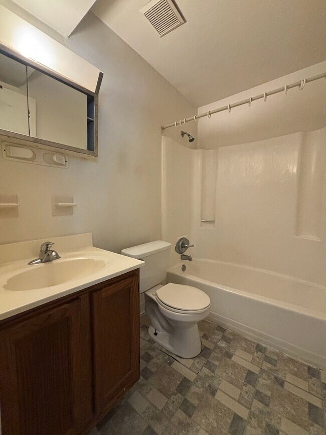 Building Photo - Cute One Bedroom in Norview Heights