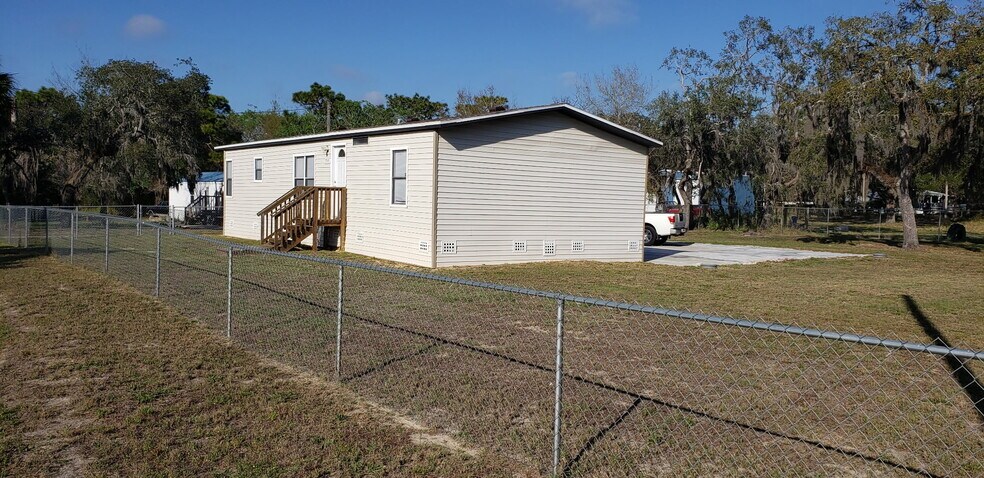 Building Photo - 17010 Meridian Blvd