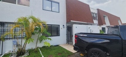 Building Photo - 319 NW 109th Ave