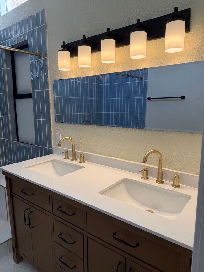 Building Photo - 216 Red Cloud Terrace