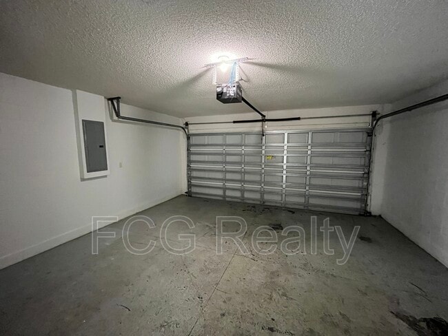 Building Photo - 2049 Whispering Trails Blvd