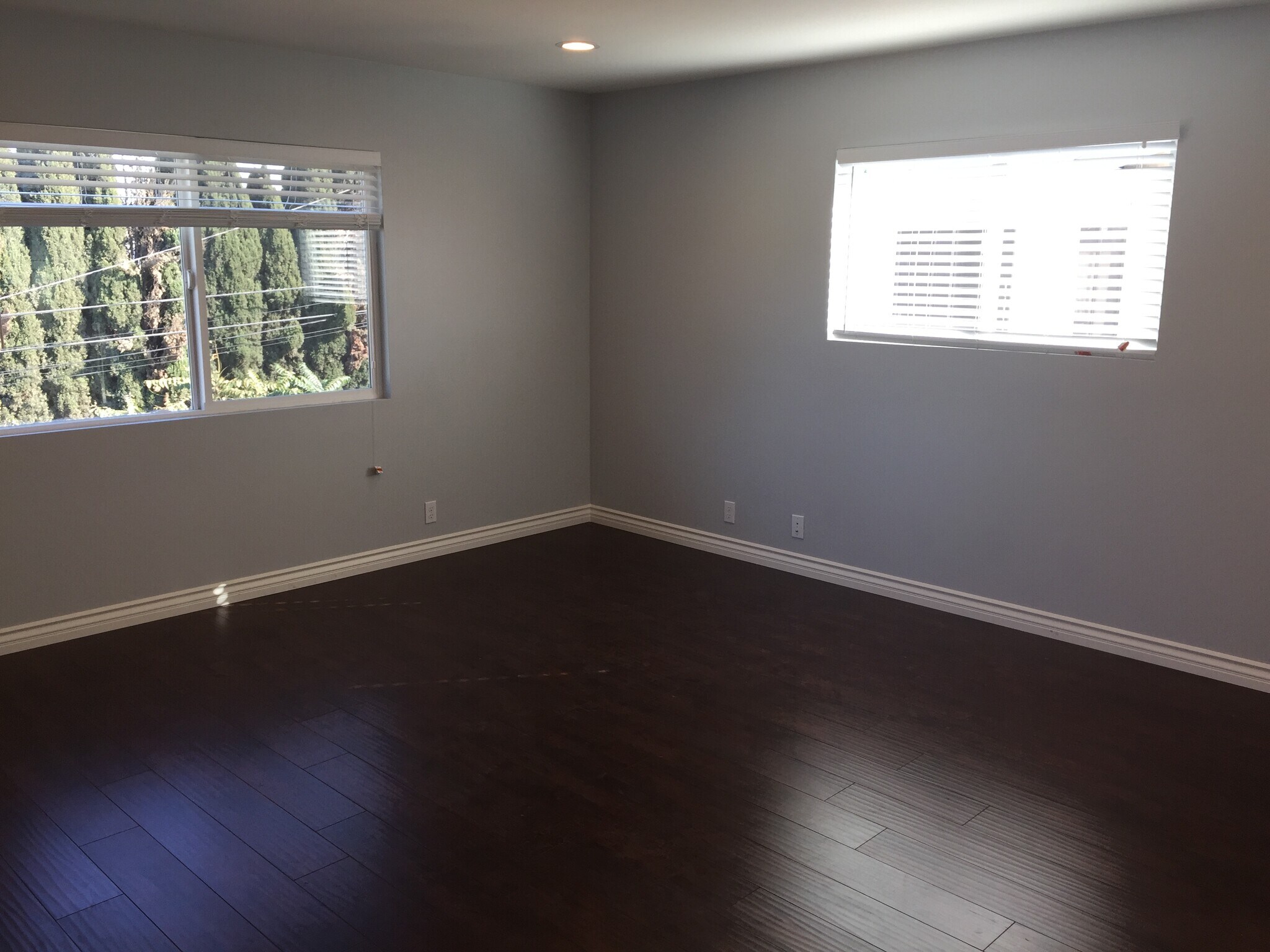 Building Photo - 8422 Glider Ave